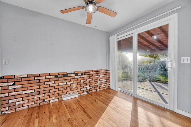 Building Photo - $2,495.00, 3-bedroom, 2 bathroom home in C...