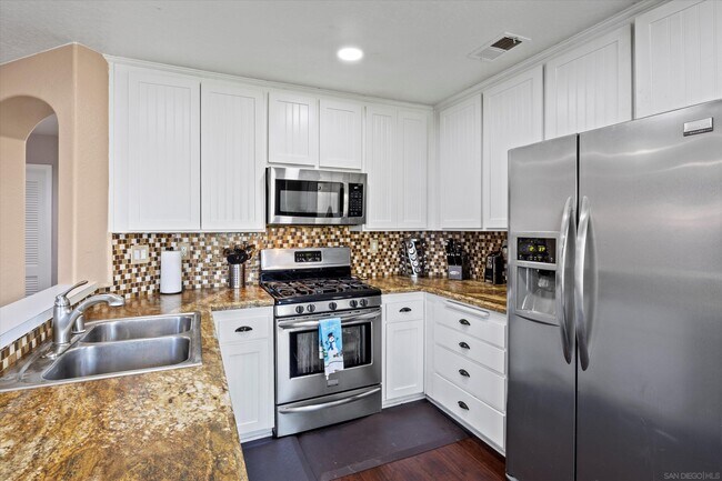 Building Photo - 3718 Via Las Villas