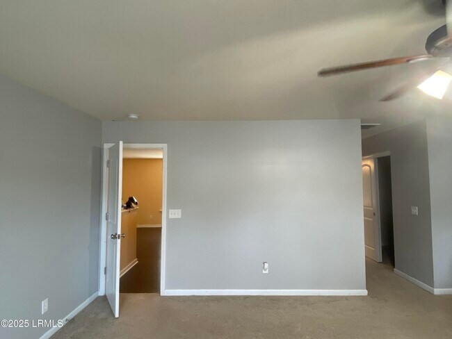 Building Photo - 204 Mission Way