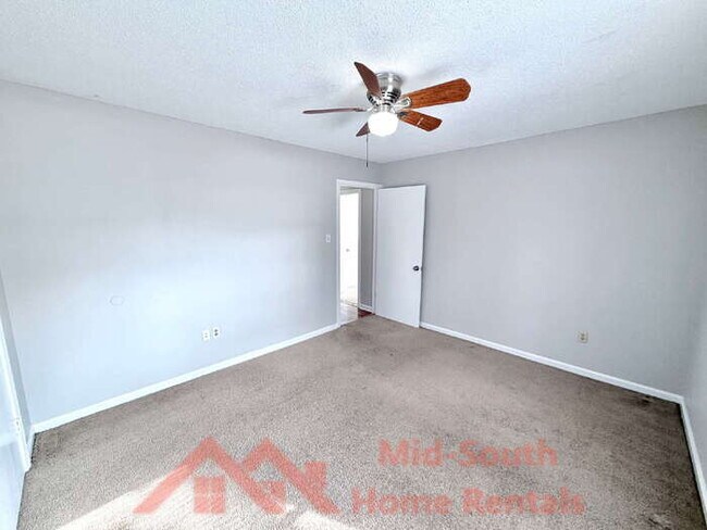 Building Photo - 7288 Hollorn Ln