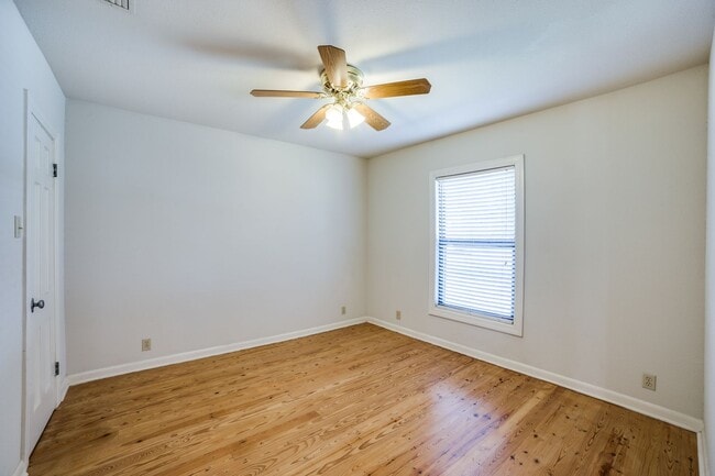 Building Photo - 244 Halcyon Pl