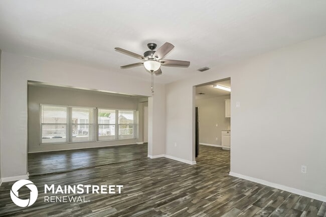 Building Photo - 52 Community Dr