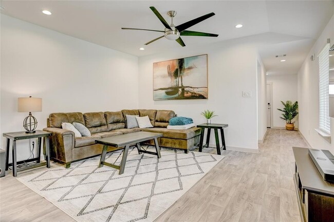 Building Photo - 1254 Truckee River Dr