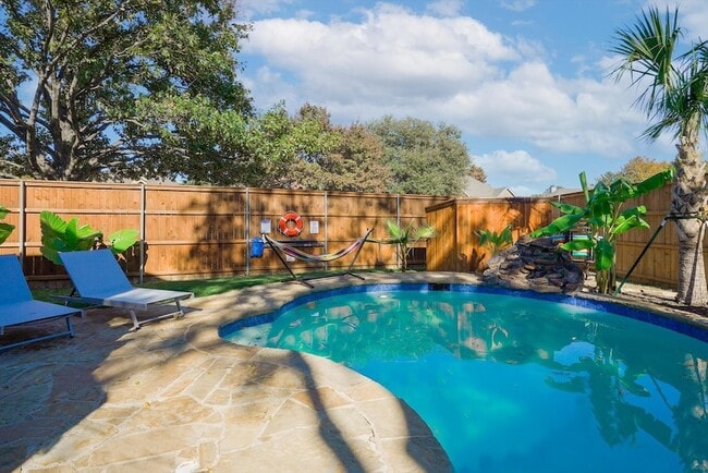 Building Photo - 4402 Goodwin Dr