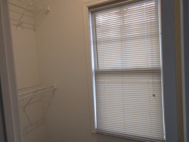 Building Photo - 1068 Mill Creek Loop