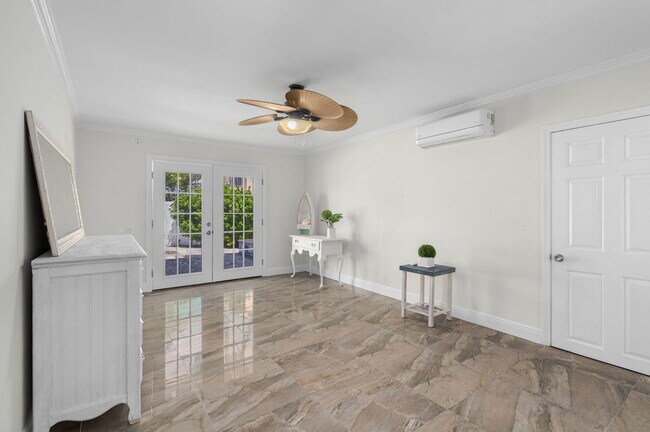 Building Photo - 121 Queen Eugenia Ct
