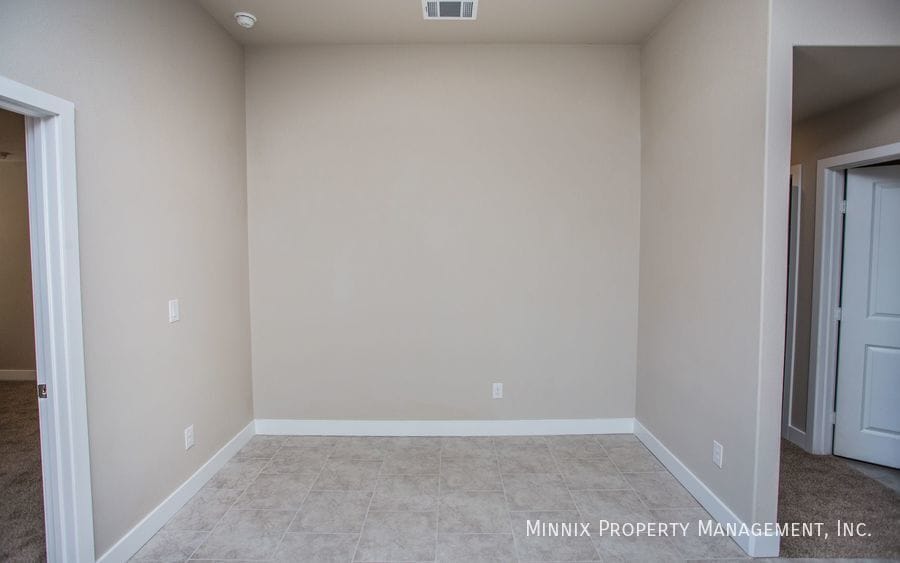 Building Photo - 10408 Winfield Ave