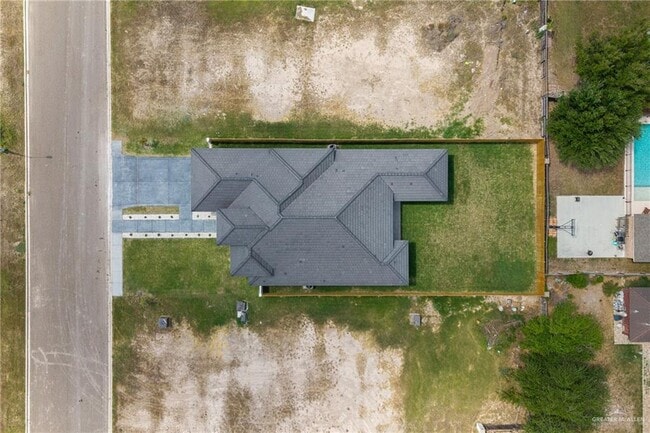 Building Photo - 19 Villa Centenario Dr