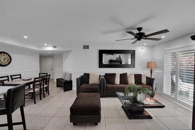 Building Photo - 2125 SE 10th Ave