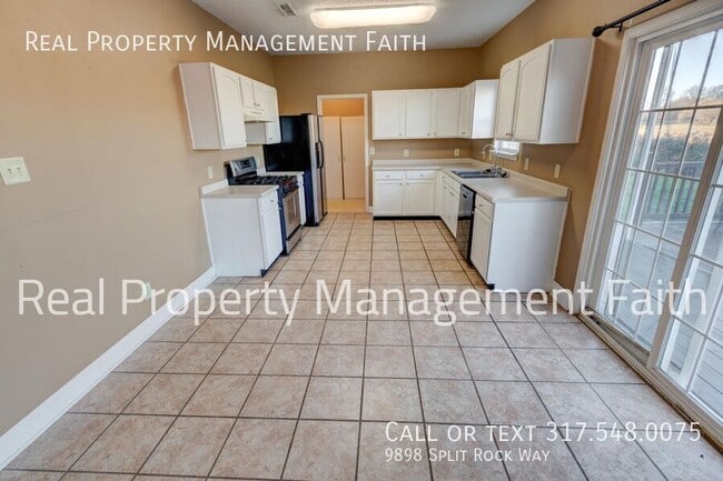 Building Photo - 9898 Split Rock Way