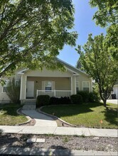 Building Photo - 4146 NE Pinion Cir