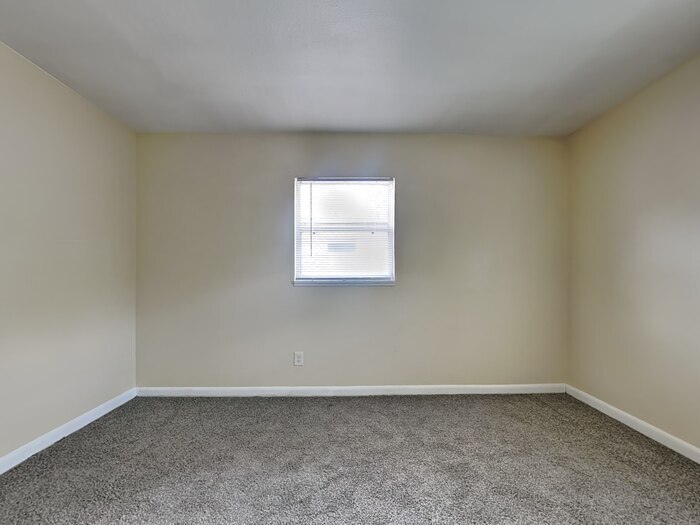 Building Photo - 6809 E North Bay St