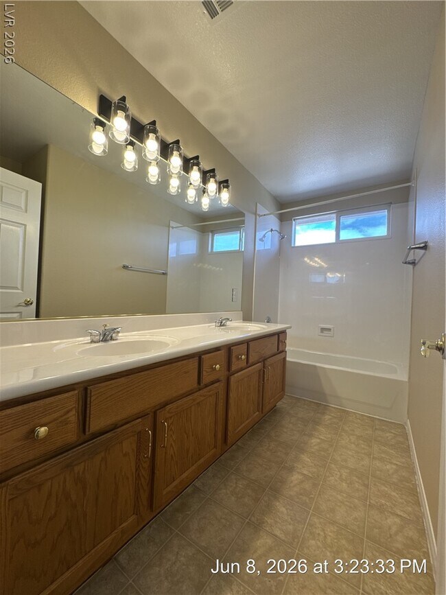 Building Photo - 10876 Fishers Island St