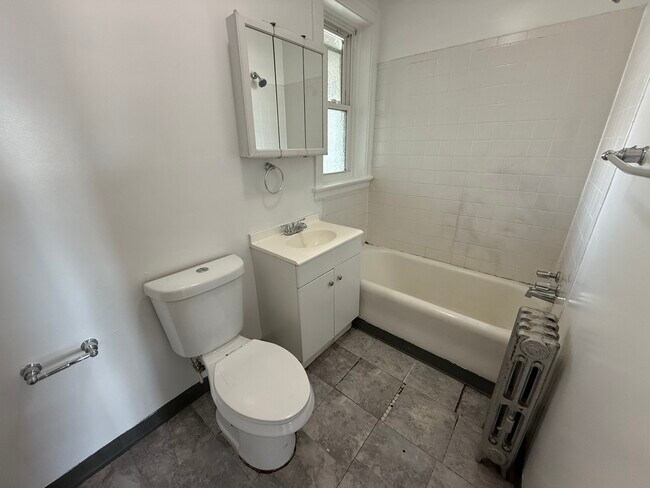Building Photo - 5910 W 26th St