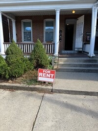 Building Photo - 716 Linden St