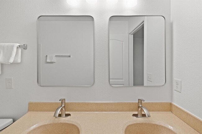 Building Photo - 8825 Stambourne St