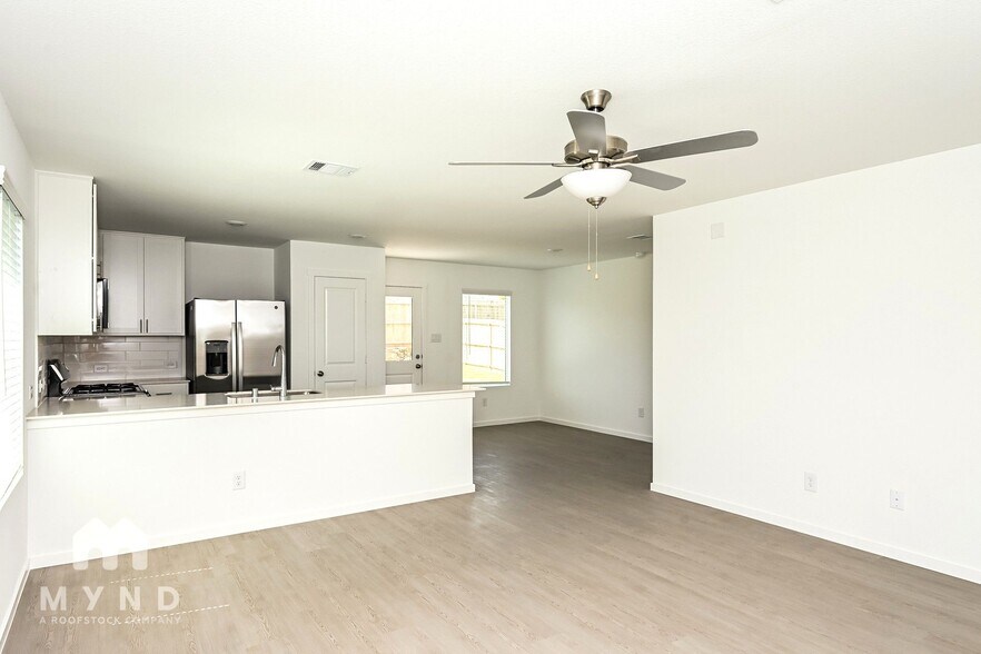 Building Photo - 2716 River Knl Ln