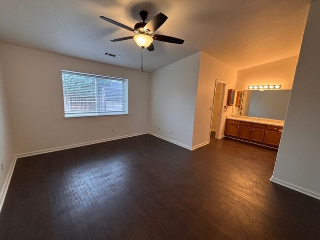 Building Photo - Updated 3 bedroom- 427 Sheep Camp Drive Da...