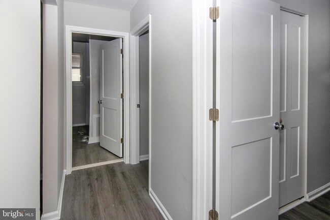 Building Photo - 106 Haines Ave