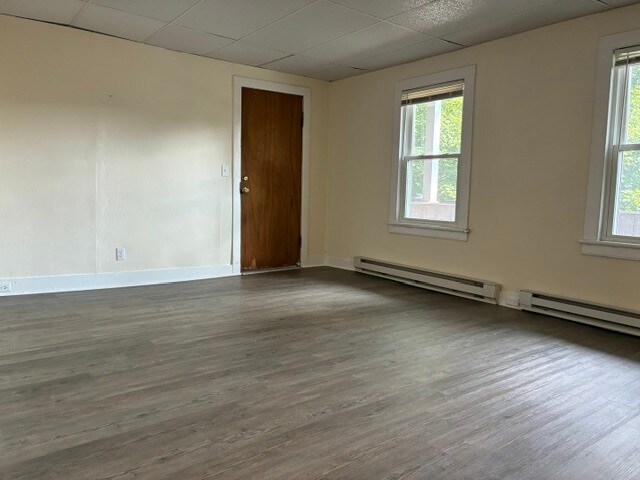 Building Photo - 13 Maple Ave