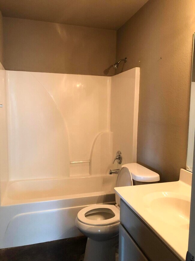 Building Photo - 2511 Louisville Ave