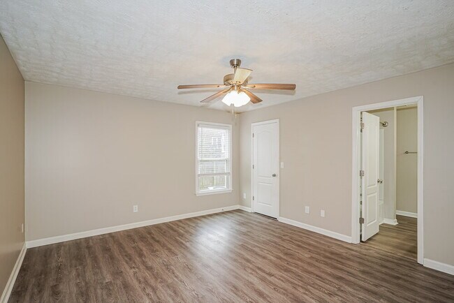 Building Photo - 109 St Michaels Ln