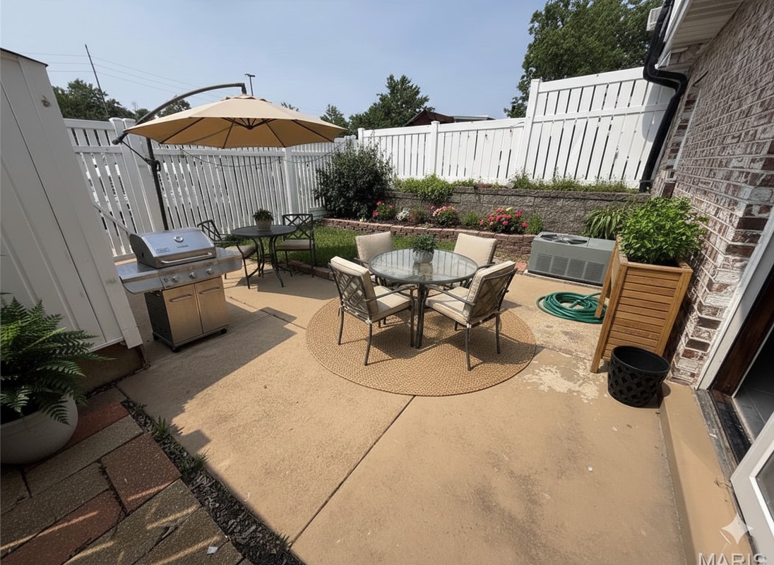 Building Photo - 846 Dumont Pl