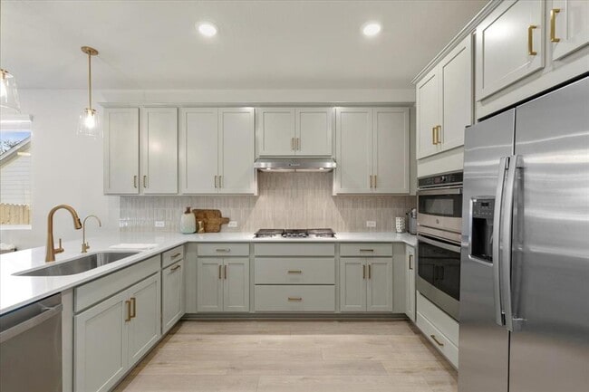 Building Photo - 158 Lake Shore Dr