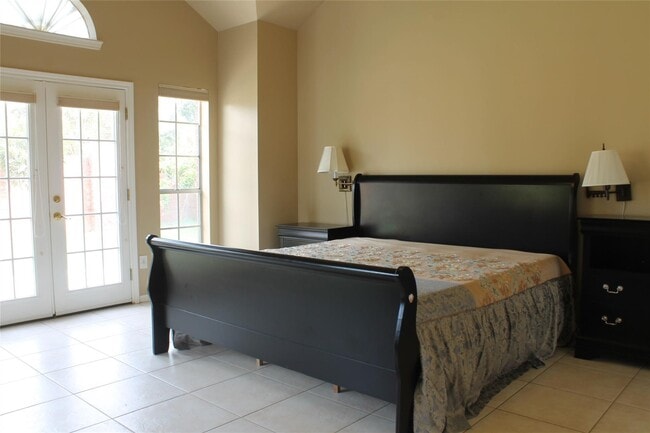 Building Photo - 1723 Monvale Ln