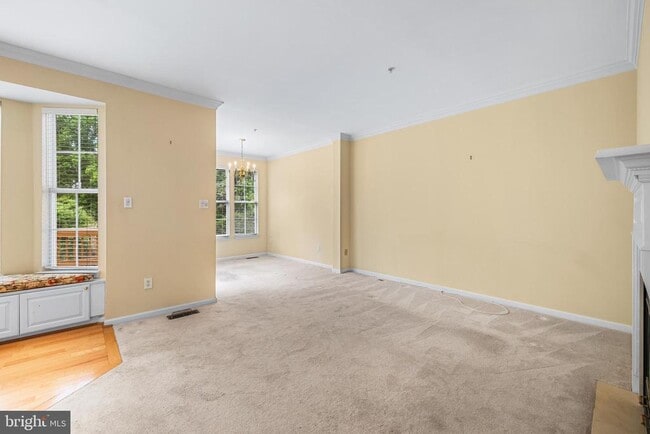Building Photo - 530 Limerick Cir