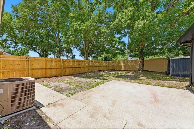 Building Photo - 3306 Laurel Dale Dr
