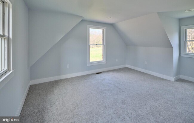 Building Photo - 4325 Lehnenberg Rd