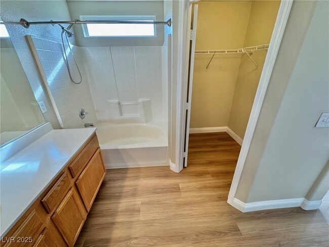 Building Photo - 10992 Scotch Rose St