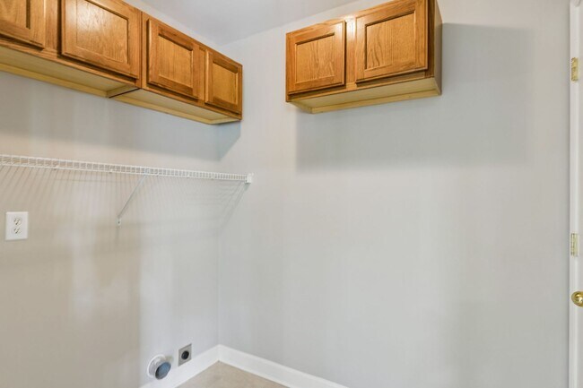 Building Photo - 2601 Danbury Cir