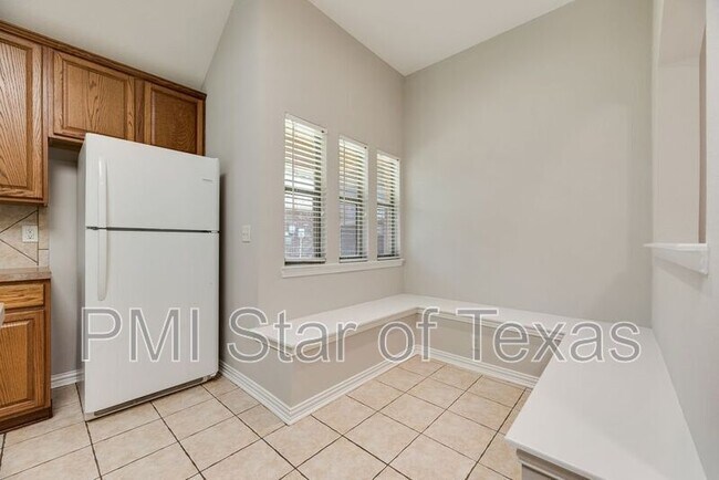 Building Photo - 7600 Shasta Dr