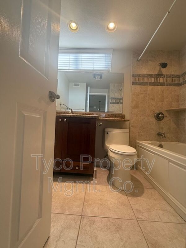 Building Photo - 863 Crystal Creek Ct