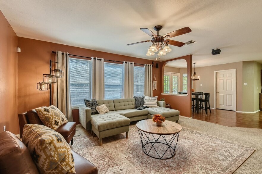 Building Photo - 10430 Tiger Field