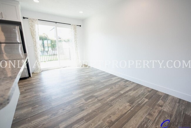 Building Photo - Newly Remodeled 5-Bedroom Home | 2-Car Gar...