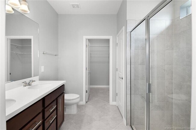 Building Photo - 10550 SW Captiva Dr