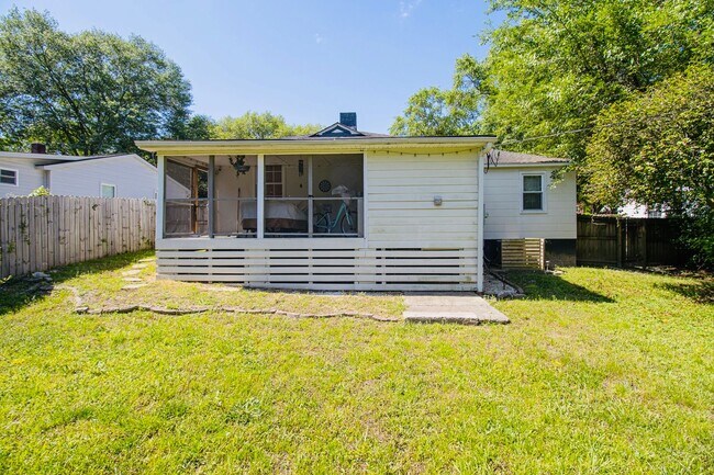 Building Photo - Adorable 3BR Rosewood Rental with Dreamy Porch & Fenced Yard!
