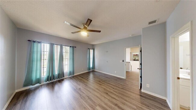 Building Photo - 3044 Camino Real Dr S