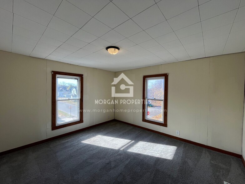 Building Photo - 902 Vine St