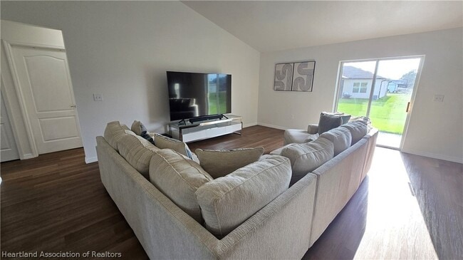 Building Photo - 4720 San Lorenzo Dr