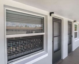 Building Photo - Updated 1 bedroom condo near the river!