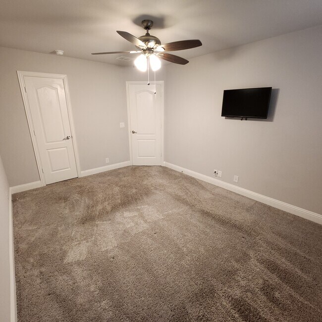 Building Photo - 1312 Carancho Dr