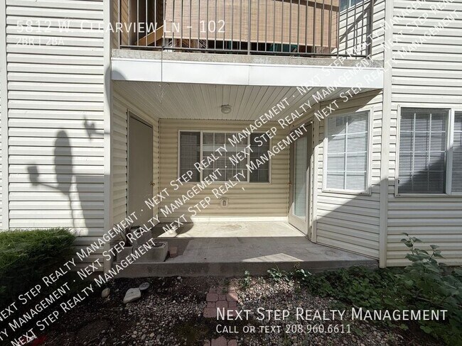 Building Photo - 5812 W Clearview Ln