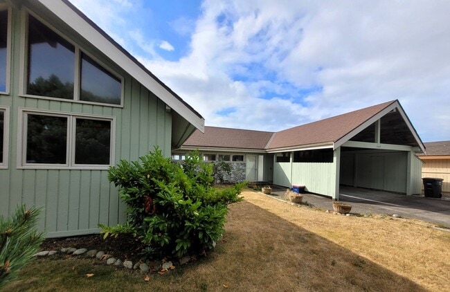 Building Photo - 5507 Haida Way