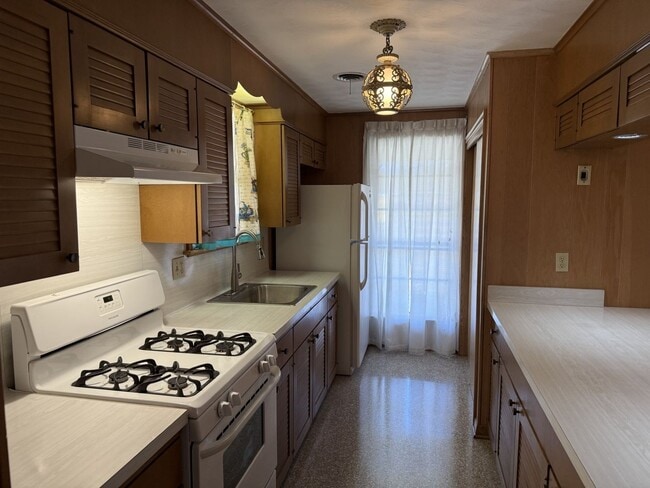 Building Photo - 956 Bonnabel Blvd