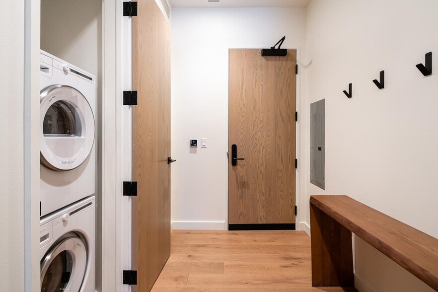 Building Photo - 4 Boathouse Way