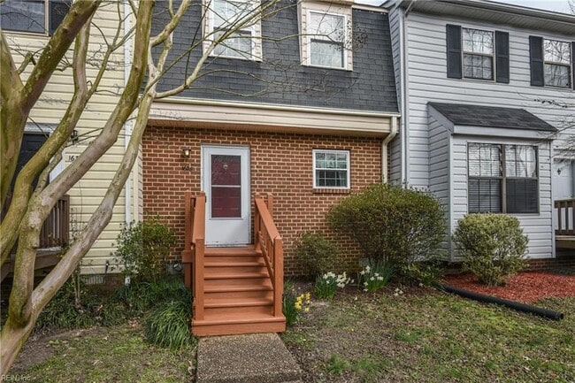 Primary Photo - 1628 Angel Ct